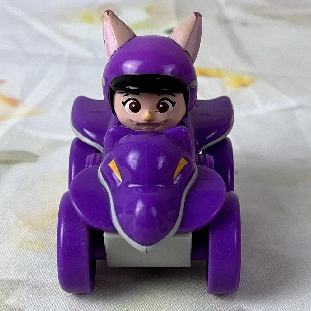 Hasbro Nick Jr. BETTY Top Wing Racer Action Figure Toy Race Car 2018 Purple